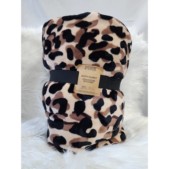 Victoria's Secret PINK Leopard Print Black Sherpa Blanket 60 in by 72 in NEW - Picture 1 of 9